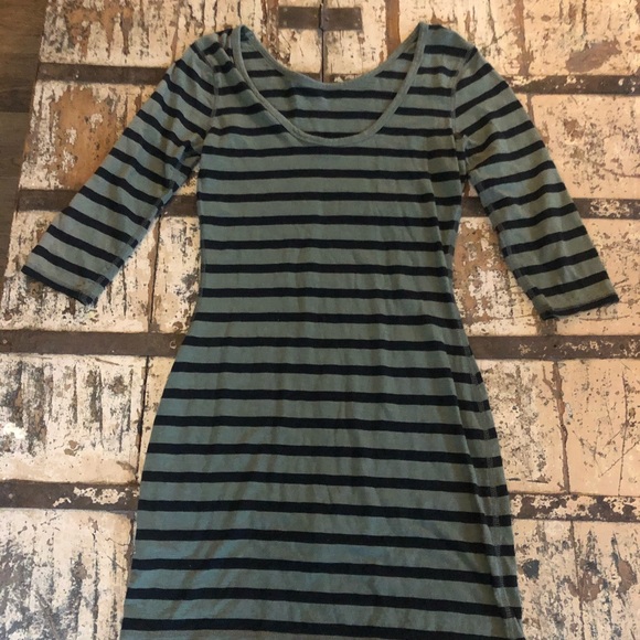 Express Dress - Picture 2 of 4